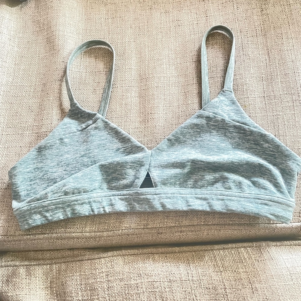 Alo yoga sport bra size S